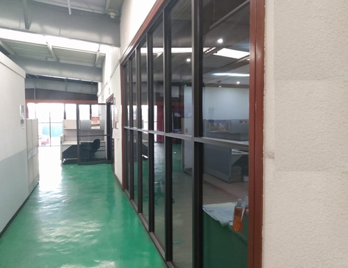 Imagen 5 de 6 de 1600m2 De Bodega Mas 600m2 De Patio, Oficinas
