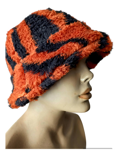 Imagen 1 de 9 de Piluso Gorro En Corderito