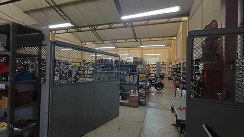 Excelente Bodega En Escandon Con Area De Oficinas Y Estacionamientos