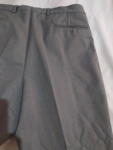 Vendo 2 Pantalones De Hombre ( Leer Bien ) (Usado)