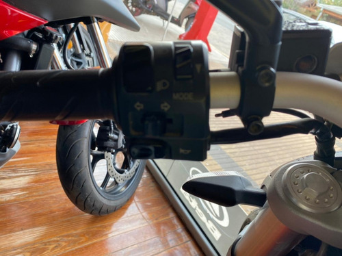 Imagen 10 de 12 de Ducati Monster 796 2012 17000km