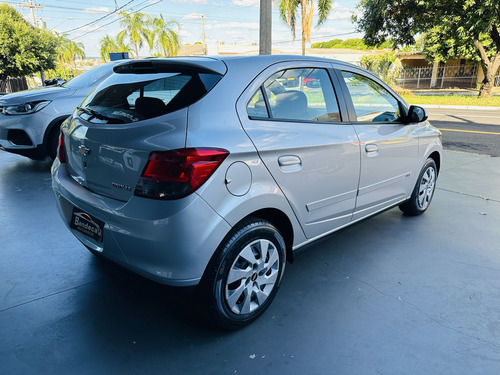 Chevrolet Onix 1.4 MPFI LT 8V FLEX 4P MANUAL