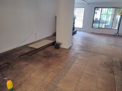 Buena Residencia Sobre Av. Asfaltada 3 Dormitorios+servicio