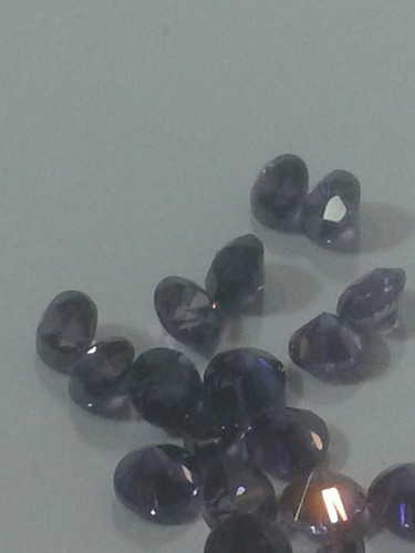 66 Se Vende Zircon Redondo Facetada De Color Amatista Origi.