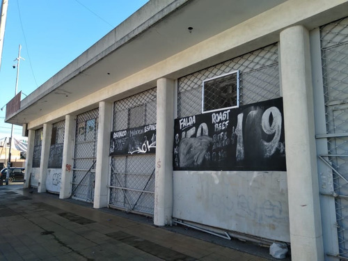 Imagen 8 de 9 de Excelente Local Loza Apta 2 Pisos Mas Zona Caseros