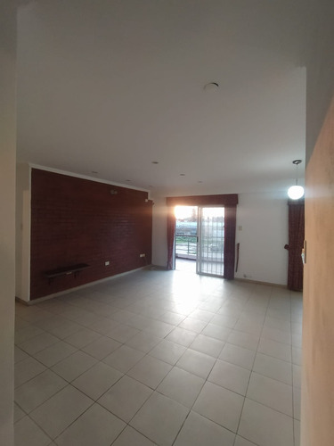 Excelentes Departamento Céntrico 3 Ambientes Con Gran Jardin