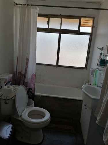Casa En Venta De 2 Dorm. En Estación Central
