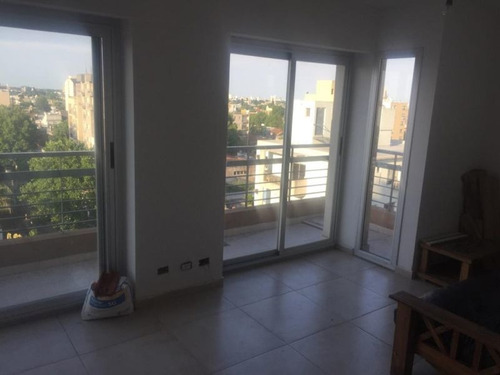 Imagen 1 de 13 de Departamento En Venta En Caseros