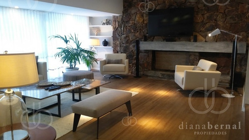 Casa En Punta Del Este Paya Mansa, 6 Dormitorios + Dep Y Piscina. - Ref: 42993