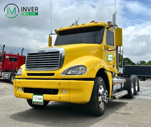 Freightliner Columbia Tractomula