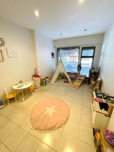 Venta Vivienda Multifamiliar De 6 Amb.c/ Local,parque Y Quincho. Barrio Chauvin. Sobre Lote Propio.
