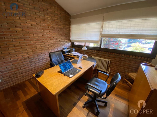 Imagen 26 de 27 de Casa De Categoría En Venta, Villa Cabrera, 4 Dormitorios