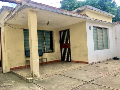 Mundo Inn Vende Casa En Centro-este Ideal Para Uso Comercial