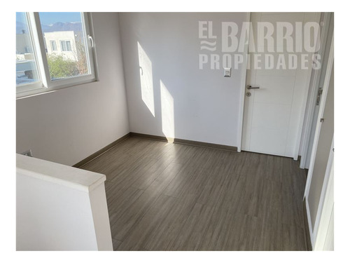Imagen 18 de 19 de Excelente Oportunidad Casi Nueva 4d 3b Piscina, Terraza