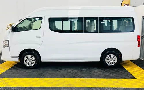 Nissan Urvan 2.5 15 Pas Amplia Aa Mt