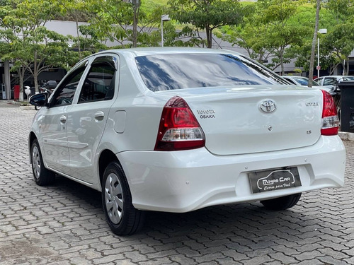 Toyota Etios 1.5 X Sedan 16v Flex 4p Automático