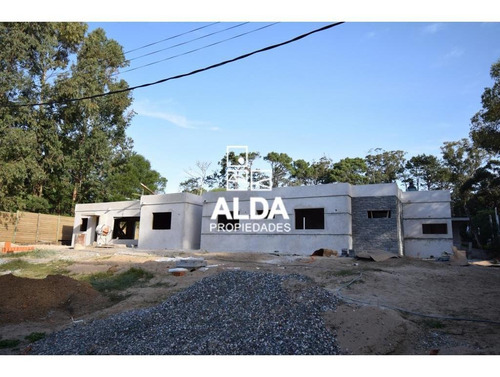 Casa Punta Colorada Maldonado 2 Dorms Venta Ca201377