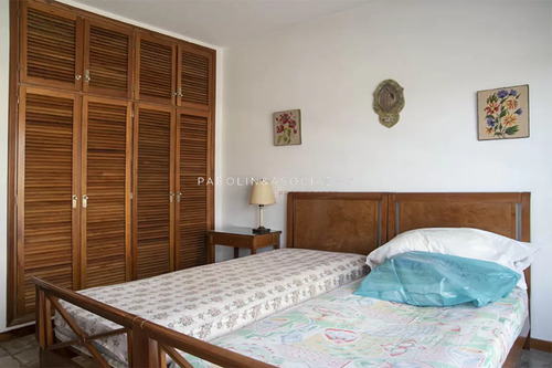 Apartamento En Veneta De 3 Dormitorios En Malecon Iii, Punta Del Este