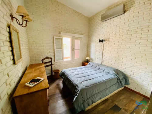 Vendo Casa De 4 Dormitorios Y Piscina, En San Rafael, Punta Del Este