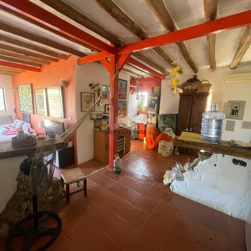 En Venta Casa En El Cardon, Isla De Margarita. Vista Al Mar Y A La Montaña