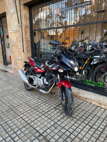 Bajaj Rouser 220 F