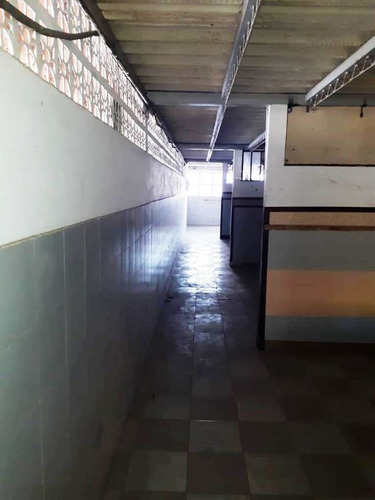 Imagen 6 de 13 de Vendo Casa 300m2 4h/2b/0p El Cementerio 7018