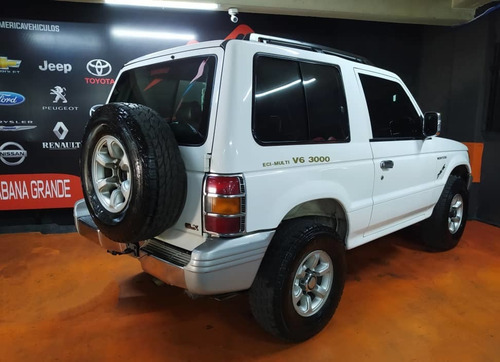 Mitsubishi Montero .