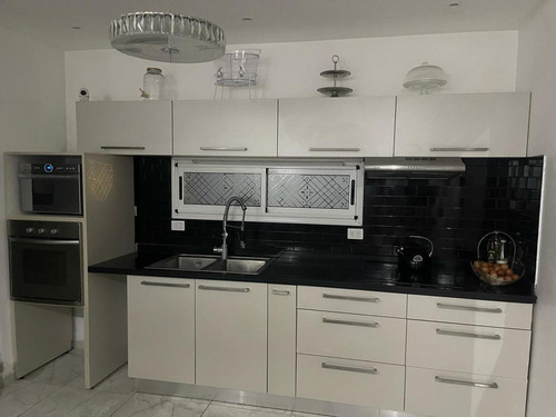 Casa En Venta - 3 Dormitorios 3 Baños - 4 Cocheras - 210mts2 - Haras Del Sur Ii