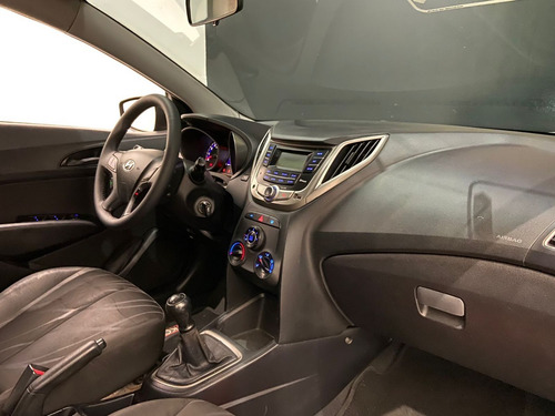 Imagem 6 de 7 de Hyundai Hb20 S 1.0 Comfort Plus 2014 - 118.000km