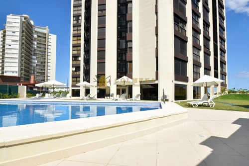 Piso Alto En Brava- Ref: 4024