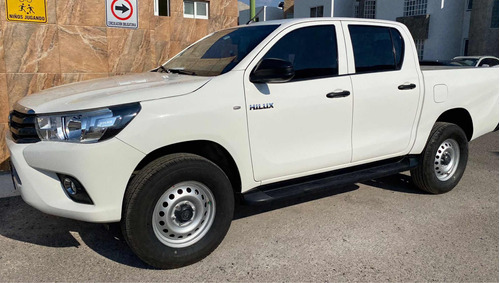 Toyota Hilux 2.7 Cabina Doble Base Mt