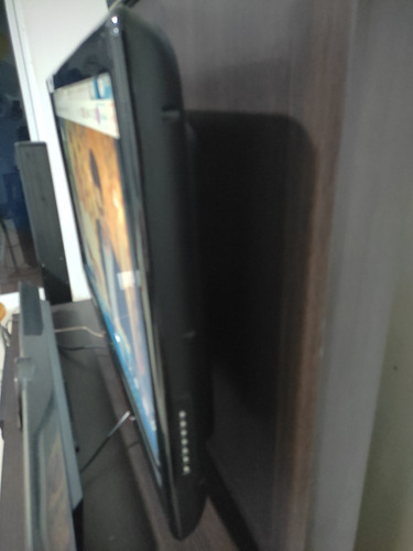 Imagen 4 de 9 de Televisor Lcd Siragon L4204c Con Dvd Incluido