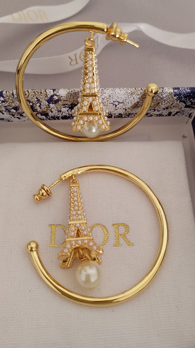Aretes Torre Eiffel, Con Perlita Y Perla Colgante (Usado)