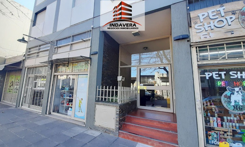 Venta Con Renta Departamento 3 Ambientes 178 M2 Con Patio Y Jardin (tipo Casa) - Caseros