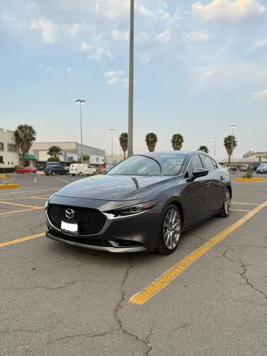 Mazda 3, 2019. Versión Más Equipada