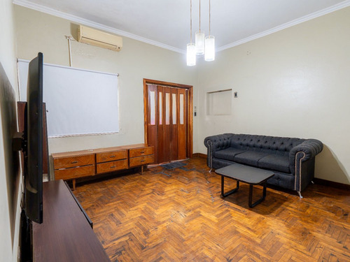 Venta Casa Con Fondo , Quincho Y Cochera En Wilde