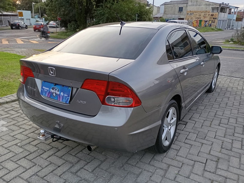 Honda Civic 1.8 Lxs Flex Aut. 4p