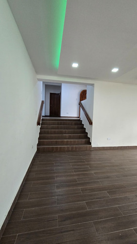 Casa En Venta En Urb El Castaño 04js