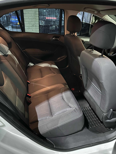Peugeot 408 1.6 Allure 115cv