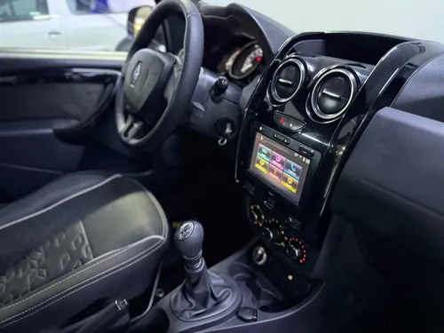 Renault Duster Oroch 2.0 INTENS 4X4 (FINANCIAMIENTO) 1 DUEÑO