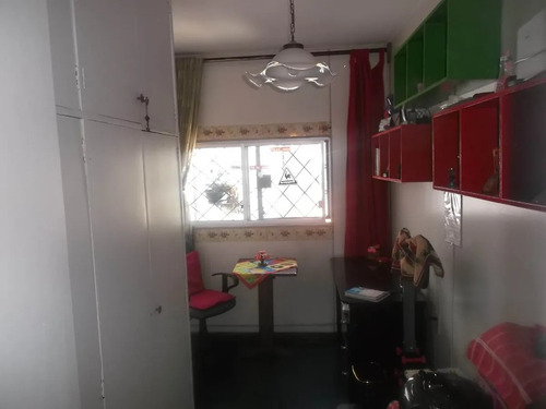 Pasos De 18 Y Facs.amplio,muy Iluminado,al Frente
