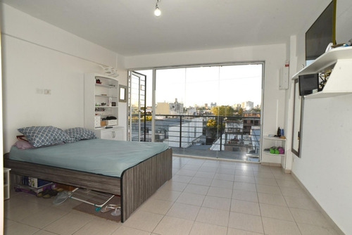 Monoambiente Con Balcón En Villa Urquiza