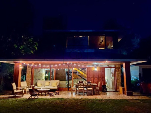 Imagen 2 de 18 de Alquiler De Temporada Hermoso Chalet 6 Dormitorios A 200 Mts De La Playa Mansa