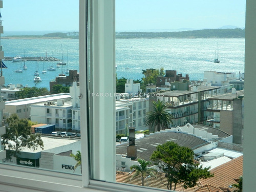 Apartamento En Peninsula - Punta Del Este- Ref: 1209