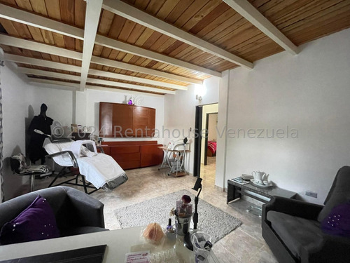 Hermosa Casa Con Piscina Remodelada En Venta En Conjunto Privado Con Todos Los Servicios San Joaquin De Turmero Estef 25-6319