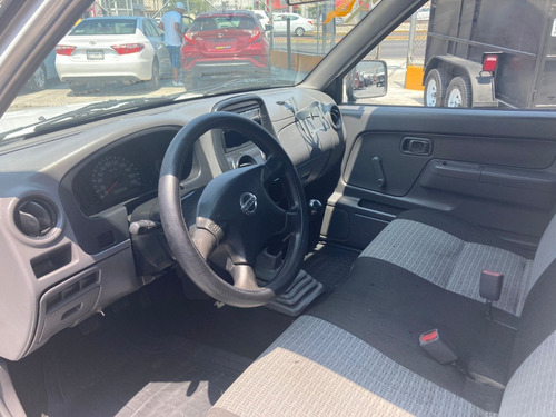 Imagen 3 de 14 de Nissan Np 300 2014 Caja Seca