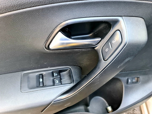 Imagen 15 de 15 de Volkswagen Vento 2018 1.6 Confortline Mt