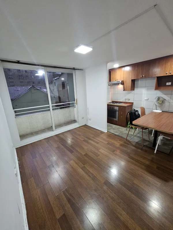 Imagen 2 de 16 de Lindo Y Comodo Depto En Arriendo / Centro De Stgo $ 450