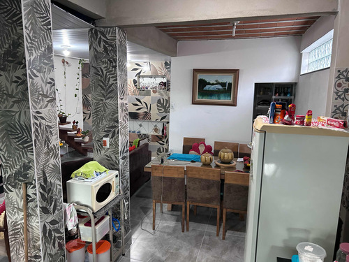 Casa 02quartos ,01 Com Suíte, Sala, Copa , Cozinha, Banheiro