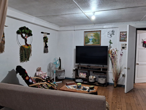 Venta Casa En Gran Terreno Ubicada En Macul. $280.000.000.-